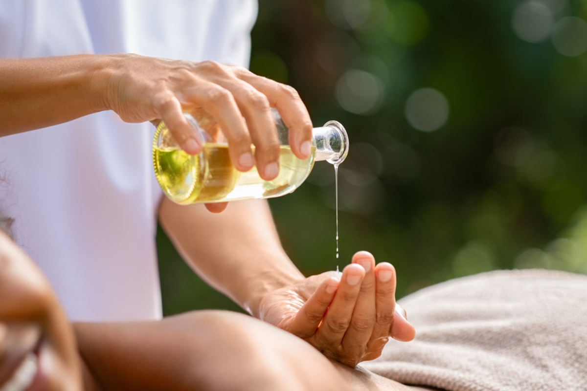 Benefits of Massage Oils for Glowing Skin