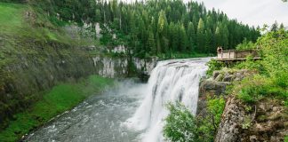 summer places to visit in idaho
