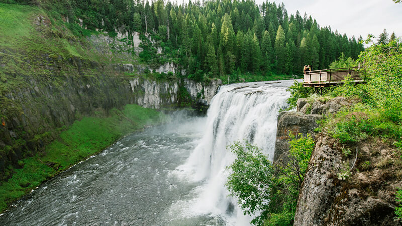 summer places to visit in idaho