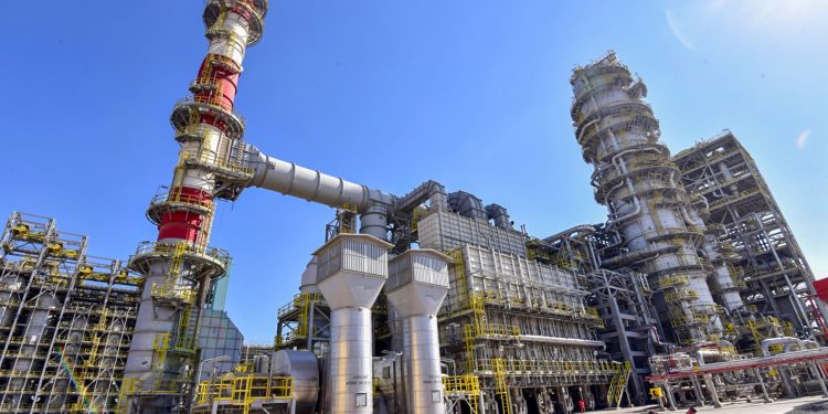 An undated handout picture released by KNPC, a subsidiary of the Kuwait Petroleum Corporation on November 11, 2020, shows the Crude Distillation Unit at the Mina Abdullah Refinery in the Fahaheel district some 35 kilometres south of Kuwait City. (Photo by KNPC / AFP) / RESTRICTED TO EDITORIAL USE - MANDATORY CREDIT "AFP PHOTO / KNPC" - NO MARKETING - NO ADVERTISING CAMPAIGNS - DISTRIBUTED AS A SERVICE TO CLIENTS